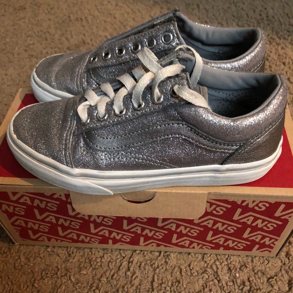 kids silver vans